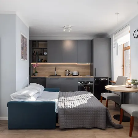 Great Location - 5min To Old Town