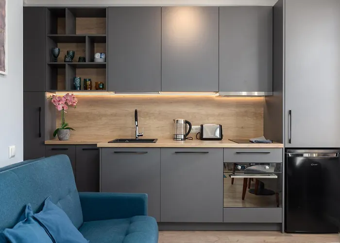 Great Location - 5min To Old Town Апартаменты