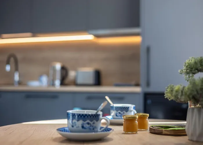 Great Location - 5min To Old Town *