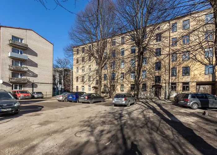 Great Location - 5min To Old Town Riga